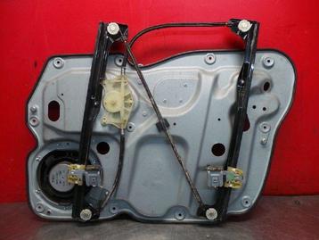 VITRE MECANISME AVANT GAUCHE Caddy Combi III (2KB,2KJ), Utilisé, Volkswagen