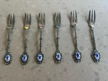 Mooie zilveren antieken vorkjes beschikbaar voor biedingen