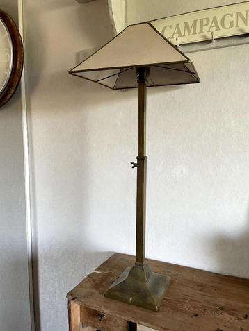 oude koperen lamp  beschikbaar voor biedingen