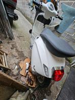 Vespa primavera épave, Fietsen en Brommers, Ophalen, Overige modellen, 125 cc, Benzine