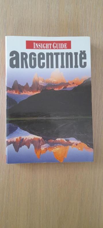 2 Reisgidsen (Insight Guide). beschikbaar voor biedingen
