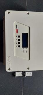 omvormer, Doe-het-zelf en Bouw, Zonnepanelen en Toebehoren, Ophalen, Zo goed als nieuw, Overige typen, 200 wattpiek of meer