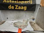 Ruitensproeiertank voor van een Volkswagen Golf, Ophalen of Verzenden, 3 maanden garantie, Gebruikt, Volkswagen