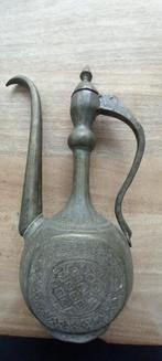 Perzische vertind koperen kruik, Enlèvement