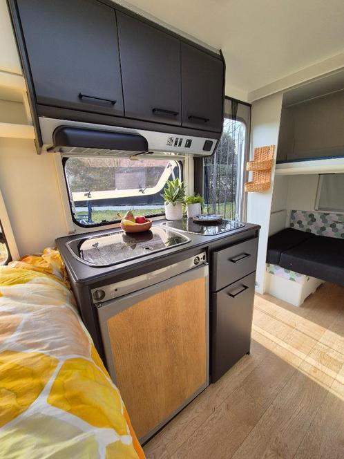 Caravan Knaus Sudwind 400TK Stapelbed 4 personen lichtgew., Caravans en Kamperen, Caravans, Particulier, tot en met 4, 750 - 1000 kg
