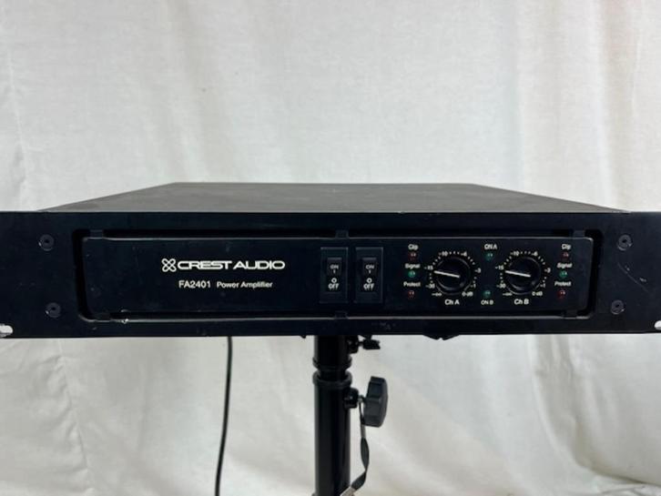 Crest FA2401 versterkers, 5 stuks beschikbaar, Muziek en Instrumenten, Versterkers | Keyboard, Monitor en PA, Gebruikt, P.A., 1000 watt of meer