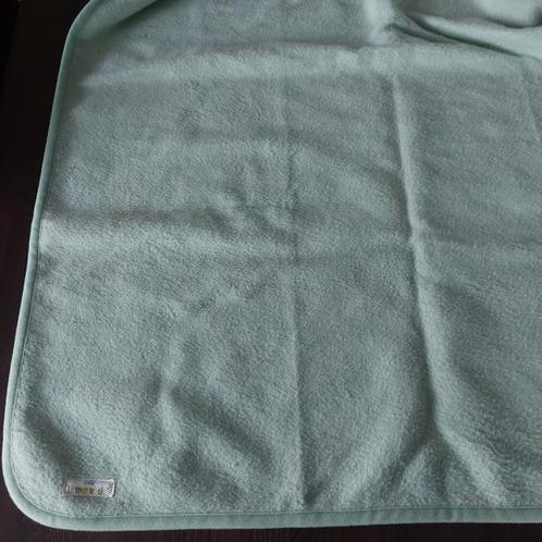 Zacht dekentje voor babybed of wiegje, Kinderen en Baby's, Kinderkamer | Beddengoed, Zo goed als nieuw, Deken of Dekbed, Groen