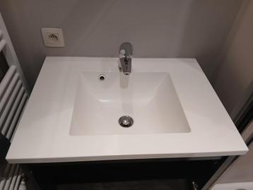 spoelbak en kraan beschikbaar voor biedingen