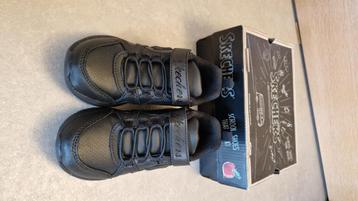 Chaussures baskets enfant Skechers neuves. Pointure 27,5. beschikbaar voor biedingen