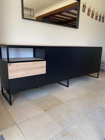 Dressoir beschikbaar voor biedingen