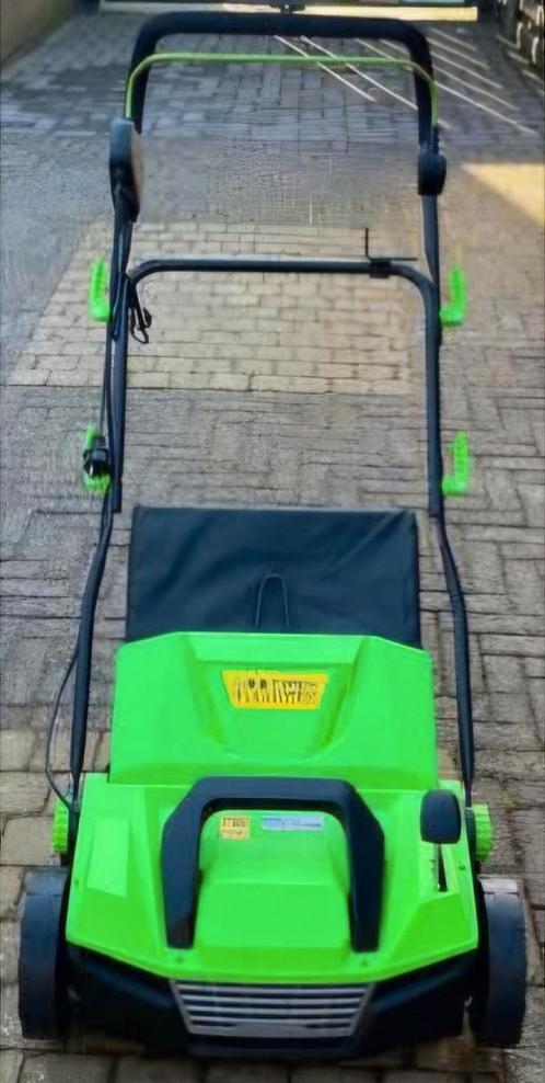NIEUWE borstel- en reinigingsmachine voor kunstgras, Tuin en Terras, Gras en Kunstgras, Nieuw, Kunstgras, Ophalen