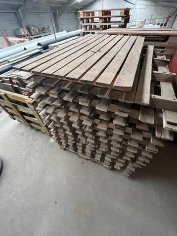 Palletten beschikbaar voor biedingen