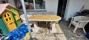 Tafel met 6 stoelen needs love beschikbaar voor biedingen