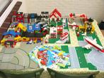 LEGO : lot gebouwen, straten en blokjes,... (jaren 80'), Kinderen en Baby's, Gebruikt, Ophalen of Verzenden, Lego