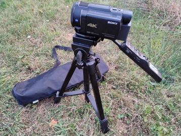 Sony digitale camera met statief met afstandsbediening beschikbaar voor biedingen