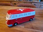 Keramische spaarpot Volkswagen busje T1 rode kruis, Ophalen of Verzenden