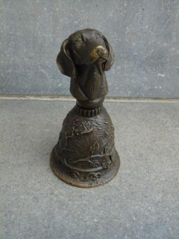 clochette de table en bronze signé, un chien, Enlèvement, Bronze