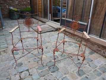 2 antieke ijzeren tuinstoelen zetels fauteuils te renoveren