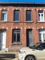 Te renoveren huis gelegen in Courcelles met nieuw dak, 200 tot 500 m², 115 m², 2 kamers, Tussenwoning