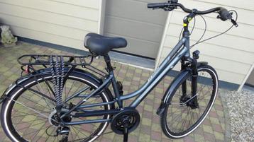 DAMESFIETS 28 INCH NIEUW!!! beschikbaar voor biedingen