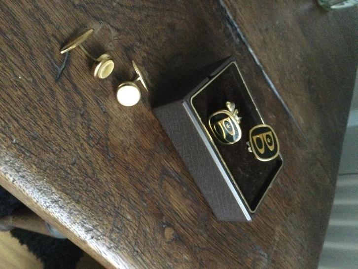 Boutons manchette, Handtassen en Accessoires, Manchetknopen, Gebruikt, Overige materialen, Verguld, Ophalen of Verzenden