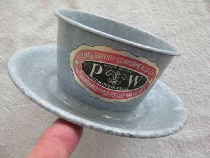 Ancien pot métallique émaillé de la marque belge PW, Verzamelen, Merken en Reclamevoorwerpen, Gebruikt, Ophalen of Verzenden