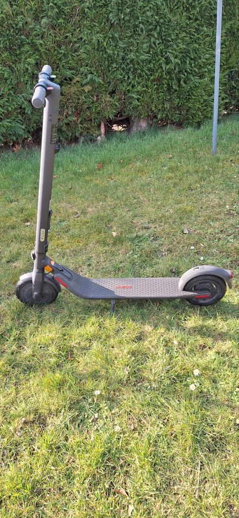 Ninebot E25E Elektrische KickScooter Te koop, Fietsen en Brommers, Steps, Zo goed als nieuw, Ophalen