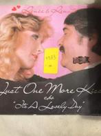 7" Renée & Renato, Just one more kiss, Cd's en Dvd's, Vinyl | Pop, Ophalen of Verzenden, Zo goed als nieuw, 1980 tot 2000