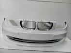 BUMPER VOOR BMW 1 serie (E81) (01-2006/09-2012), Auto-onderdelen, Gebruikt, Voor, BMW, Bumper