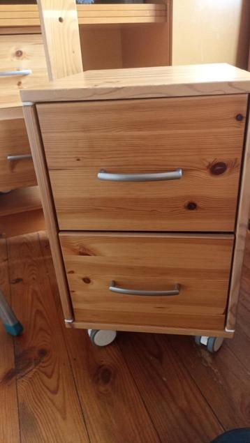 2 rolkastjes van  flexa. beschikbaar voor biedingen