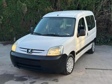Citroen berlingo 1.9 150.000km lichtevracht 3000€ gekeurd vv beschikbaar voor biedingen