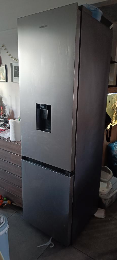 Samsung koelkast, Elektronische apparatuur, Koelkasten en IJskasten, Zo goed als nieuw, Met vriesvak, 200 liter of meer, 160 cm of meer