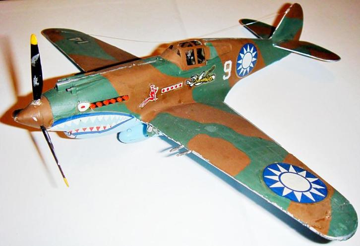 Maquette Curtiss P-40B Tiger Shark Flying tigers Revell 1/48, Hobby en Vrije tijd, Modelbouw | Vliegtuigen en Helikopters, Gebruikt