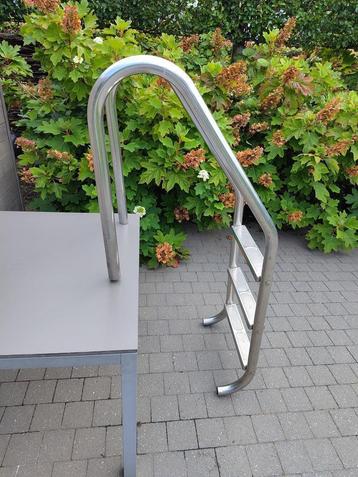 Zwembadtrap INOX beschikbaar voor biedingen