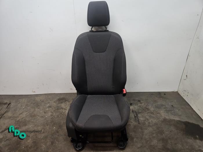 Siège droit d'un Ford Focus (Focus 11-), Autos : Pièces & Accessoires, Habitacle & Garnissage, Ford, Utilisé, 3 mois de garantie