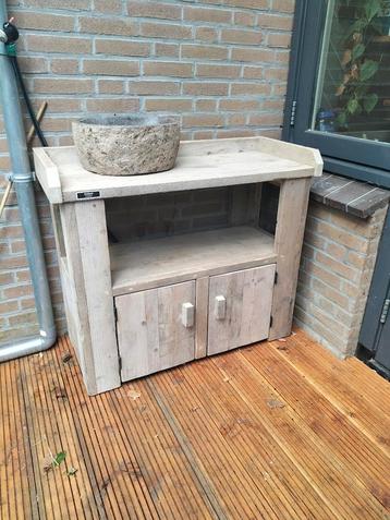 Meubels op maat  beschikbaar voor biedingen
