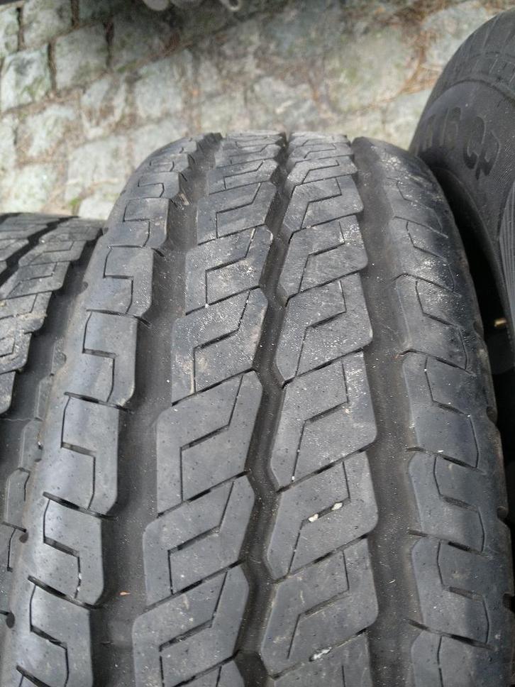 Camperbanden Continental Vanco Camper 225-75-16CP, Caravans en Kamperen, Mobilhome-accessoires, Gebruikt, Ophalen