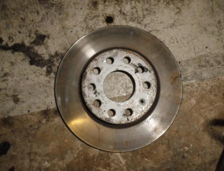 A vendre disque arriere VW Golf 5 6 Audi A3 Jetta Seat, Autos : Pièces & Accessoires, Freins & Transmission, Audi, Seat, Volkswagen