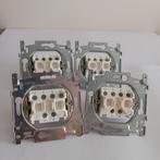 Niko 170-02600 - Sokkel voor dubbele wisselschakelaar, Ophalen of Verzenden, Nieuw