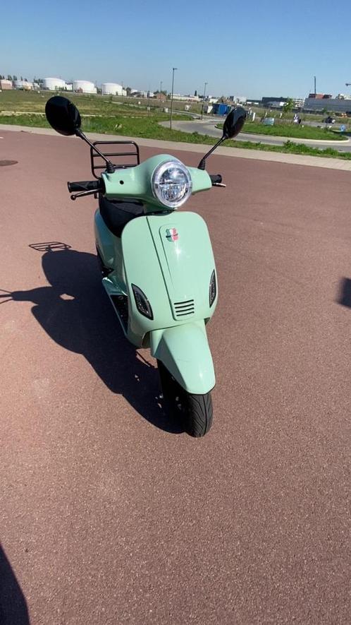 GTS Toscana 2022 prijs bespreekbaar, Fietsen en Brommers, Scooters | Overige merken, Zo goed als nieuw, Ophalen