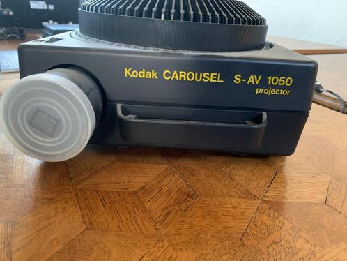 Dia-projector KODAK CAROUSEL S-AV 1050, Audio, Tv en Foto, Diaprojectoren, Gebruikt, Ophalen