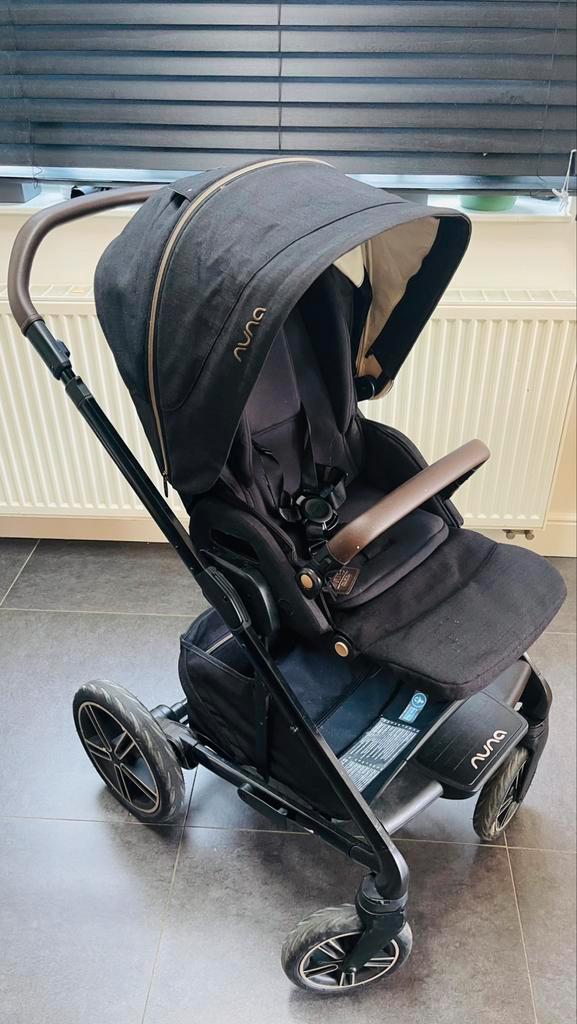 Nuna compleet kinderwagen en babystoel voor in de auto, Kinderen en Baby's, Kinderwagens en Combinaties, Zo goed als nieuw, Kinderwagen