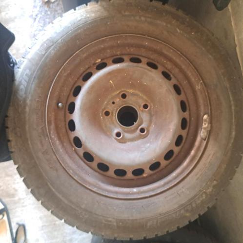 Michelin winterbanden op stalen velgen – 4 stuks, Auto diversen, Aanhangwagen-onderdelen, Zo goed als nieuw, Ophalen