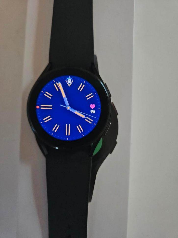 Samsung Galaxy Watch 4 – 40mm – Zwart – Zo goed als nieuw, Handtassen en Accessoires, Smartwatches, Zo goed als nieuw, Android