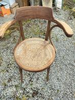 2 houten stoelen die wat TLC nodig hebben, Ophalen