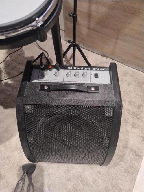 Millenium elektronische drumversterker, Muziek en Instrumenten, Drumcomputers, Zo goed als nieuw, Overige merken, Ophalen
