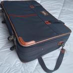 Donkerblauwe retro-reistas op wielen., Ophalen, Zo goed als nieuw, Wieltjes