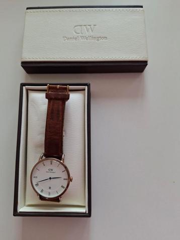 Damesuurwerk Daniel Wellington beschikbaar voor biedingen