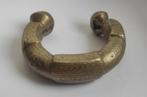 Oude grote Afrikaanse bronzen armband, Ophalen