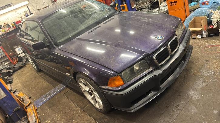 Bmw e36 320 coupe, Autos, BMW, Particulier, Série 3, Essence, Coupé, 3 portes, Boîte manuelle, Autres couleurs, Noir, Tissu, Propulsion arrière